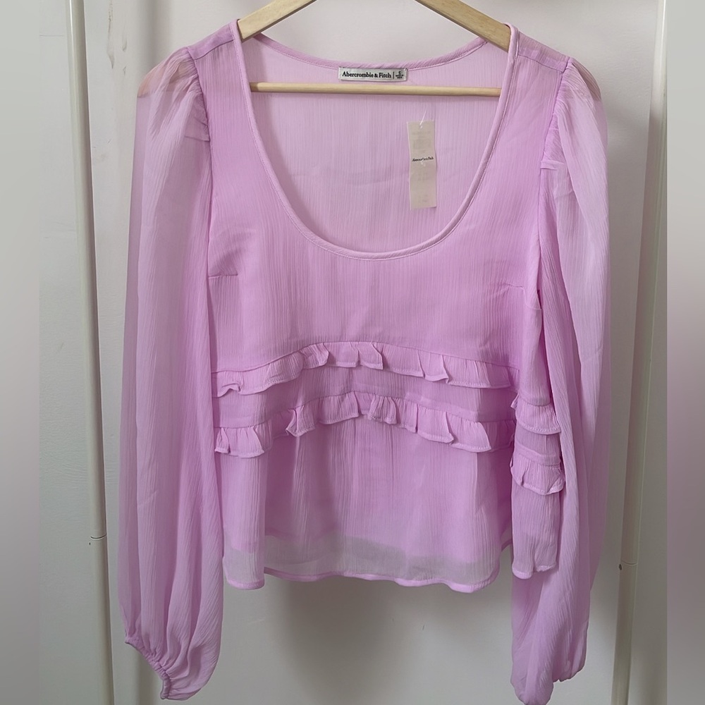 NWT Abercrombie and Fitch Ruffle Top